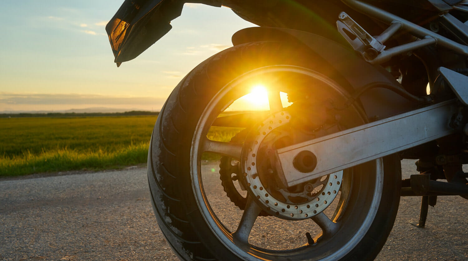 Como escolher pneu para moto