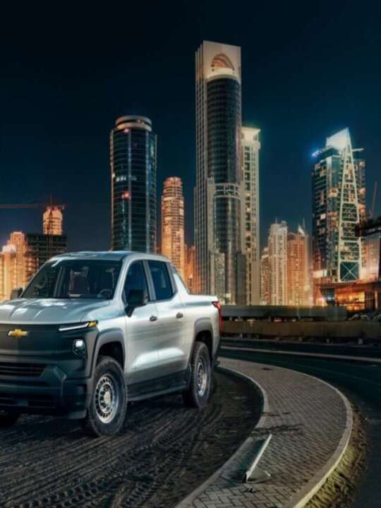 2024-Chevrolet-Silverado-EV-26