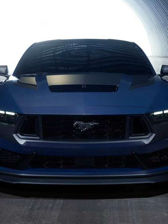 2024-Ford-Mustang-Dark-Horse-Front