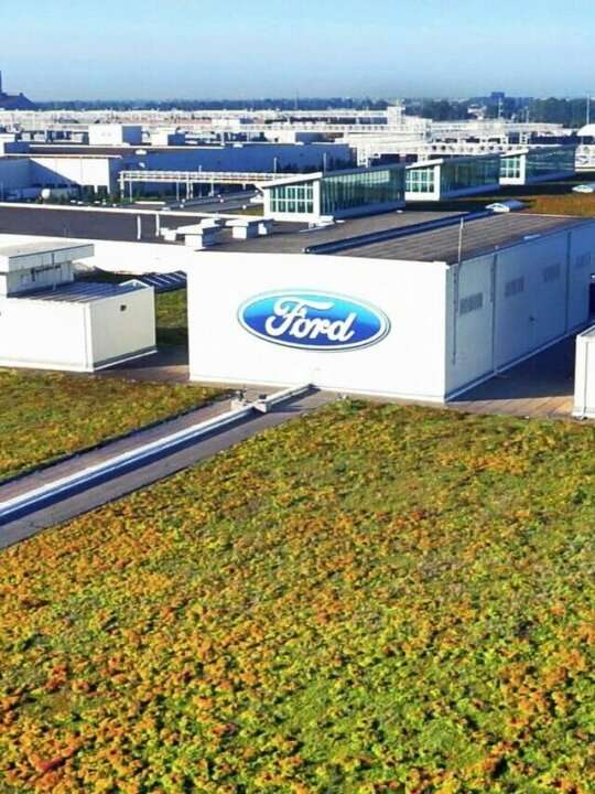 Ford-Rouge-Center-Living-Roof