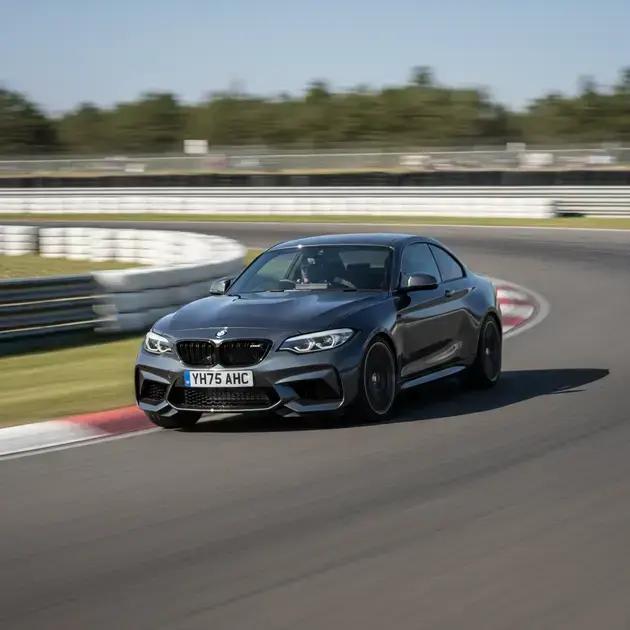 BMW M2 CS: O esportivo que resgata a essência da BMW com perfeição