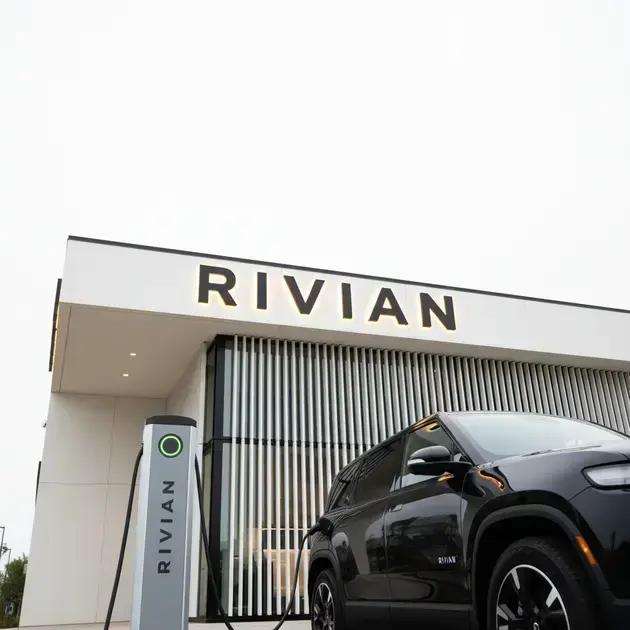 Crise Rivian: Demissões em massa com a queda nas vendas de elétricos