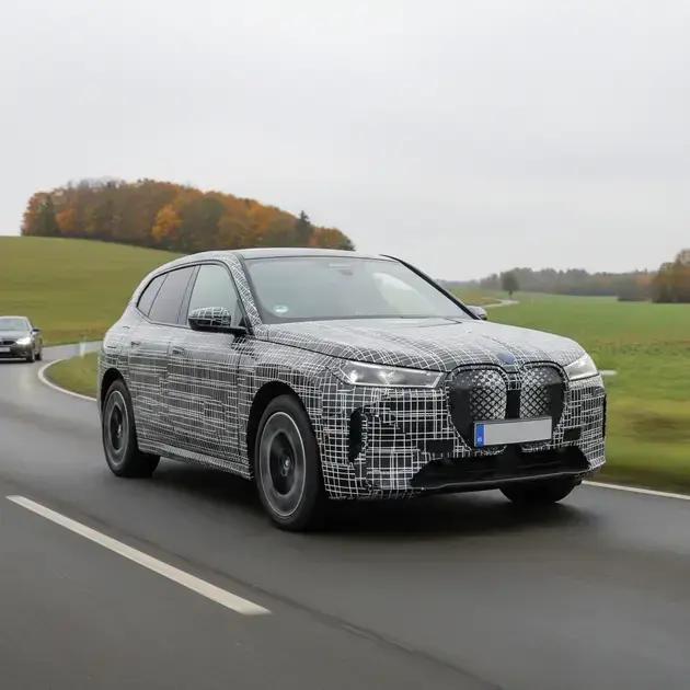 Novo BMW X5 2027: flagra revela grade gigante e visual futurista