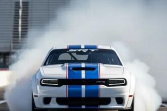 Novo Dodge Charger Drag Pak: O V8 está de volta nas pistas?