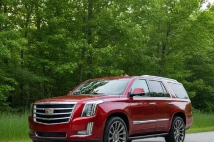 Cadillac Escalade V 2025: O SUV de luxo que você não precisa, mas vai querer