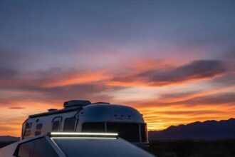 Recall do Cybertruck: Barra de luz se solta e gera polêmica na Tesla